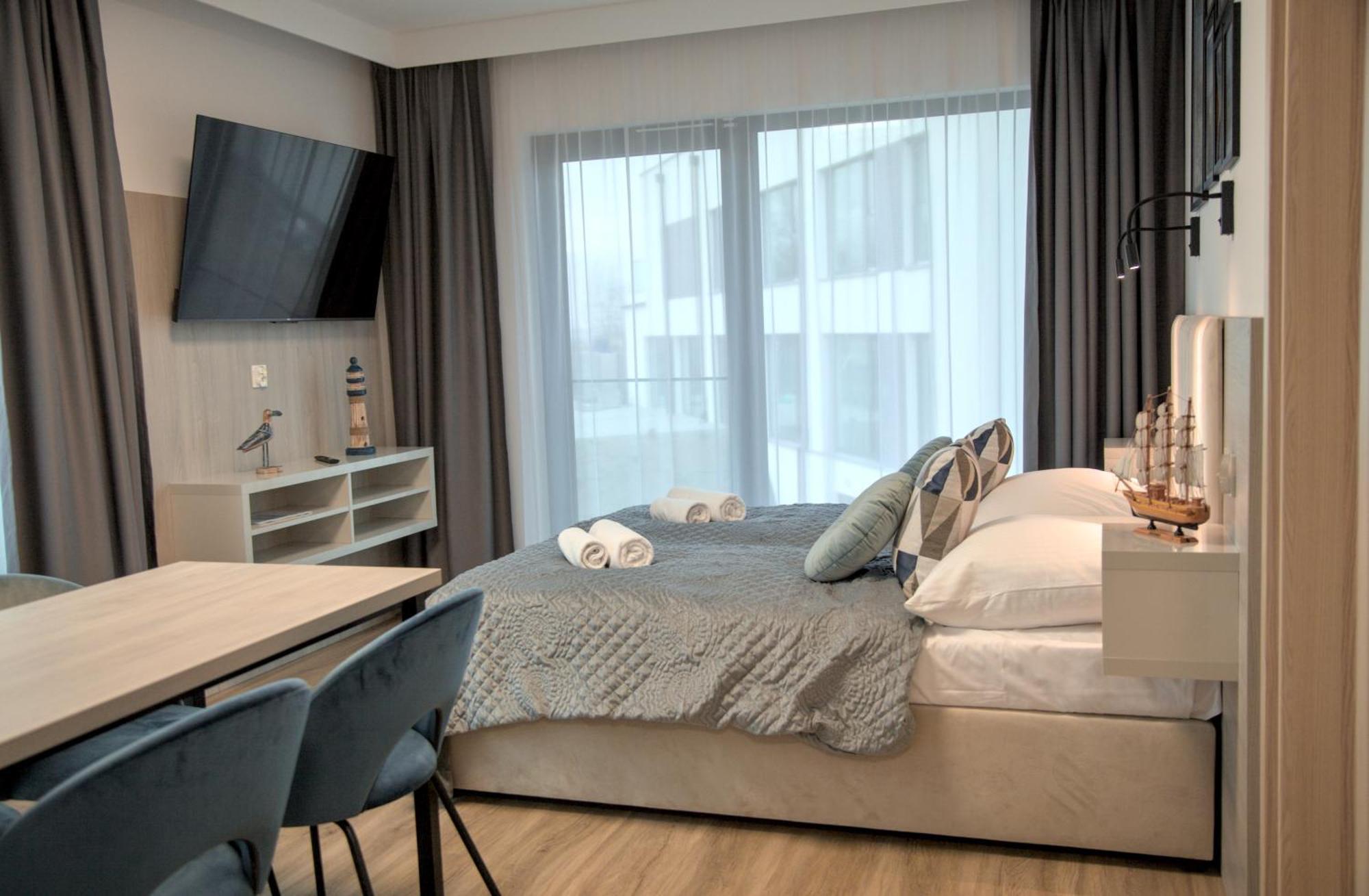 Hotel I Apartamenty Gorzelanny จวีร์ซีโน ภายนอก รูปภาพ