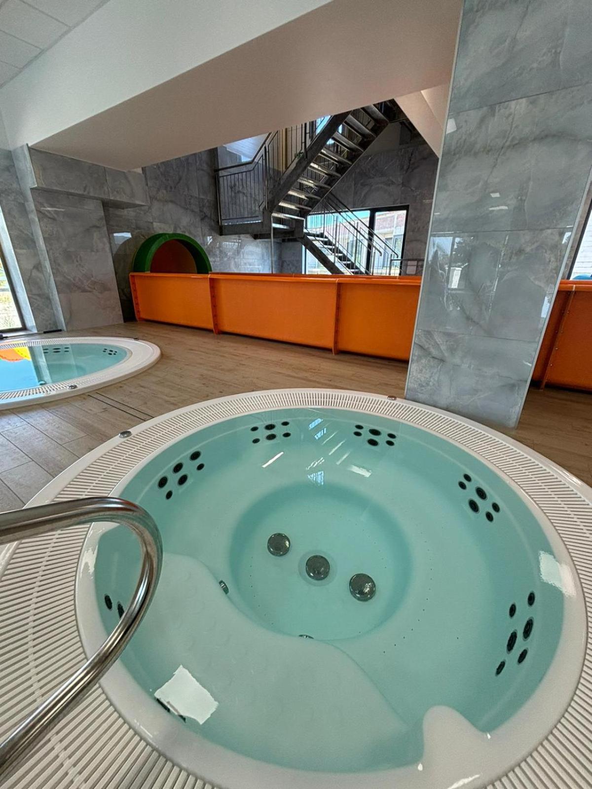Hotel I Apartamenty Gorzelanny จวีร์ซีโน ภายนอก รูปภาพ